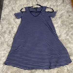 Women’s stripped stress with open shoulders